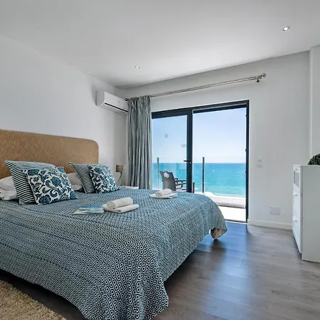 Vila Mar - *